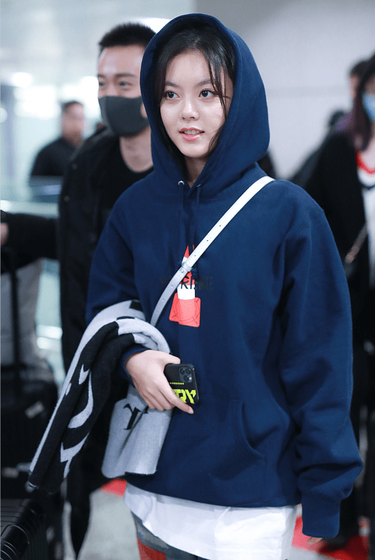 演技 赵今麦这样的女孩子谁能不喜欢,演技好穿搭也是一流,少女感十足