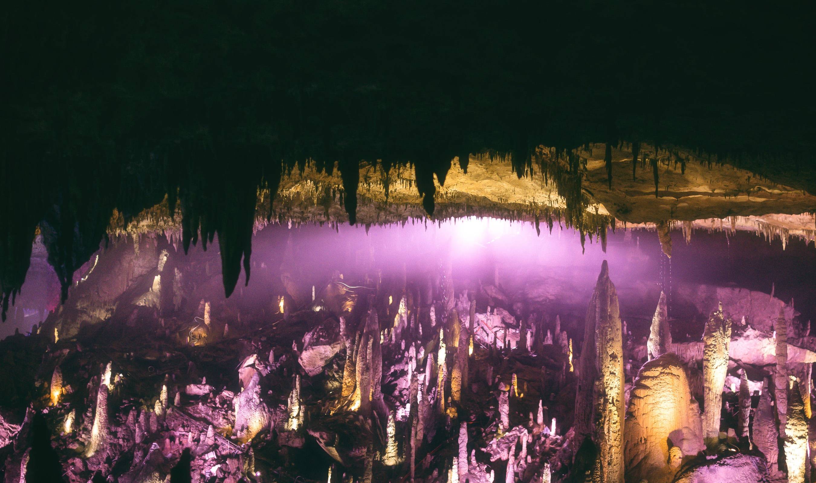 张家界新开亚洲第一大溶洞,唯一一个拥用不同3d动漫光影秀_九天_大洞