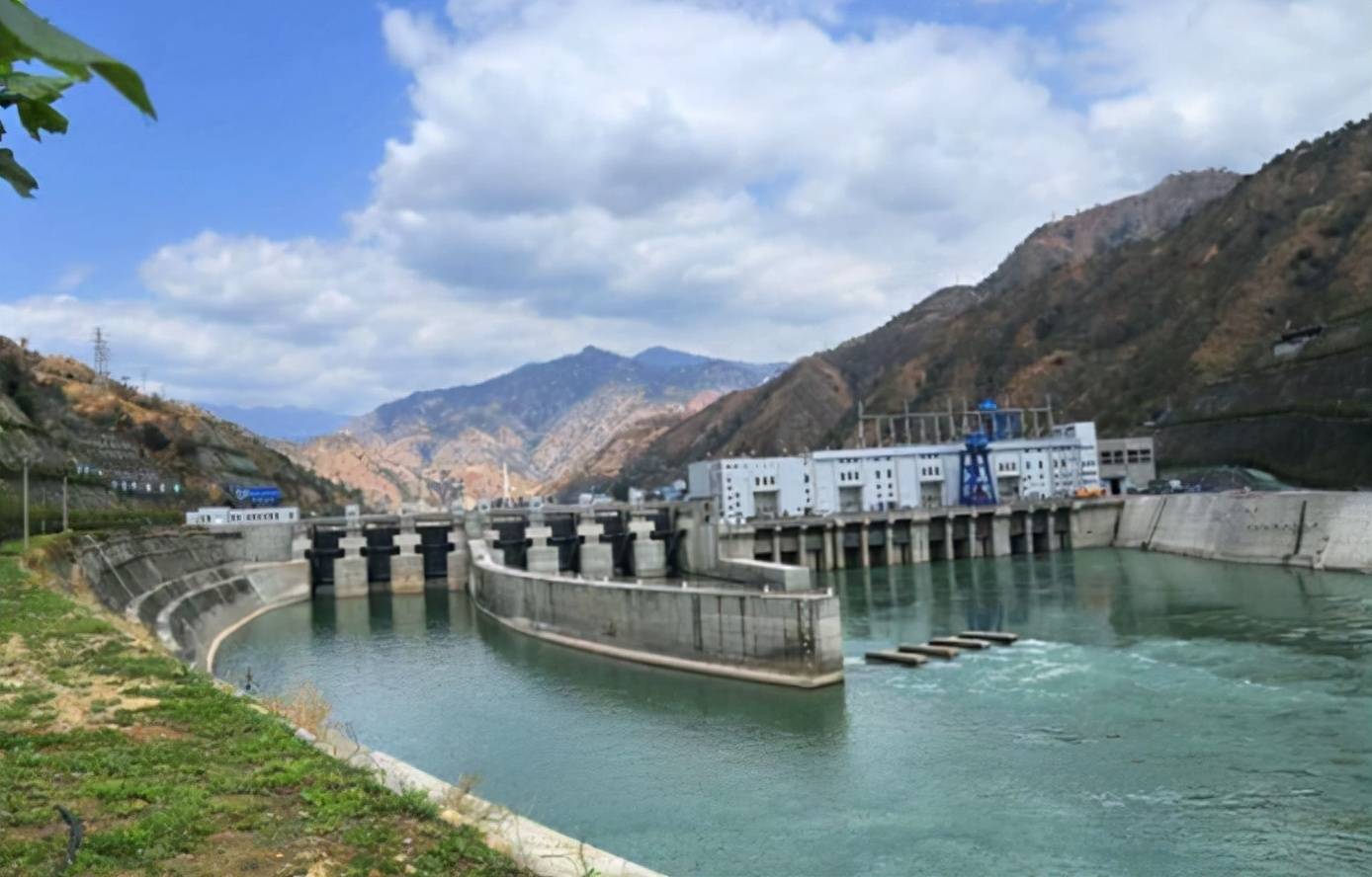 原创一年发电120亿千瓦中国帮巴铁造的水电站到底有多先进