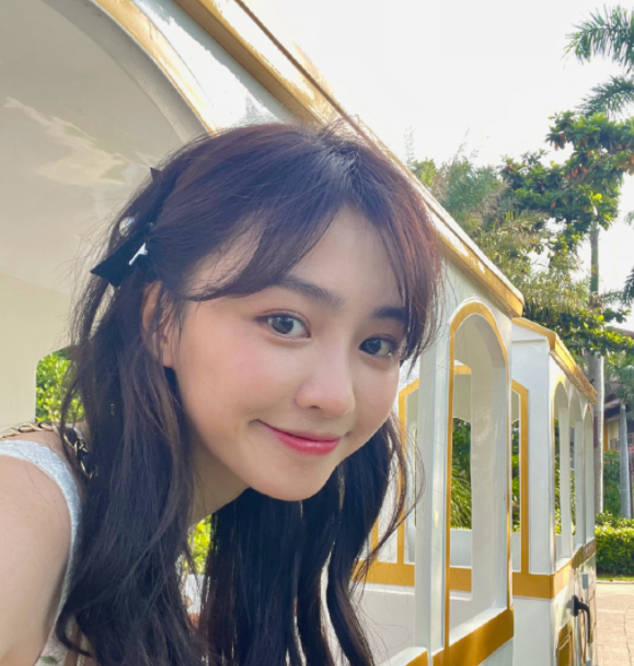 撞脸新垣结衣的网红进军演艺圈,真实长相引热议_漆昱辰_网友_南笙