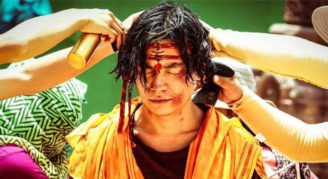 老唐|从一位“傻根”式人物角色，到执导演片的导演，王宝强经历什么？