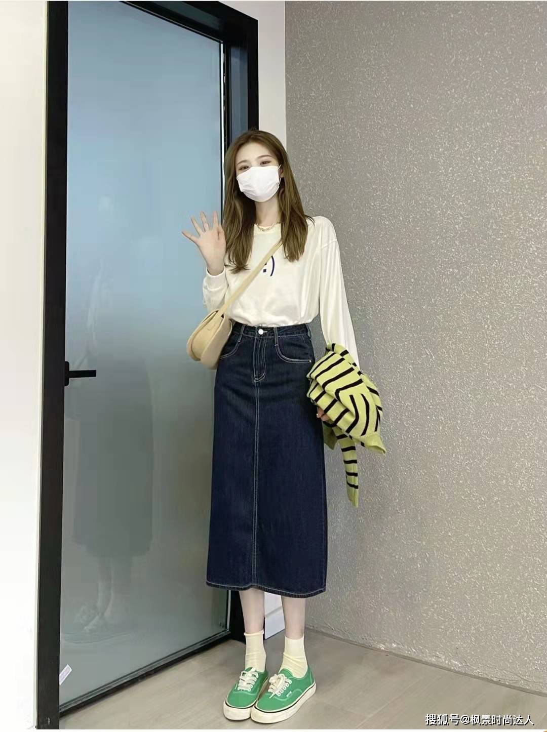 什么颜色的半身裙好搭配衣服