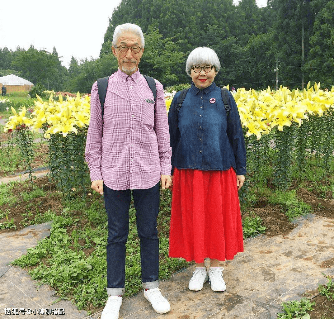 服装 老年人就该穿大红大绿，学学这位60岁奶奶，显年轻的秘诀都在这里