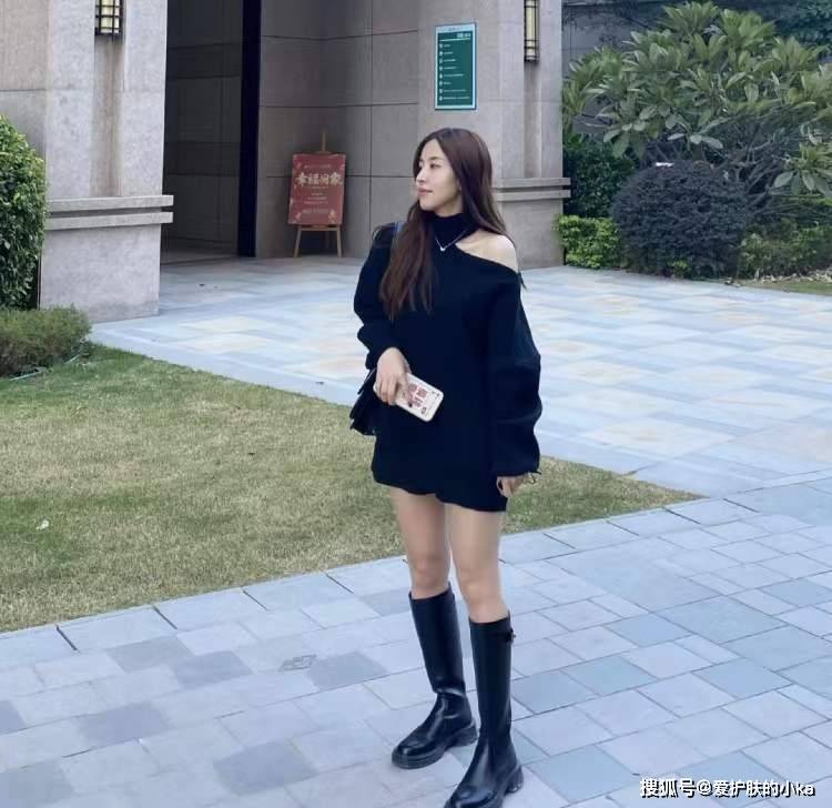 整体 天气冷也可以“辣妹穿搭”，不需要露，一件毛衣就搞定