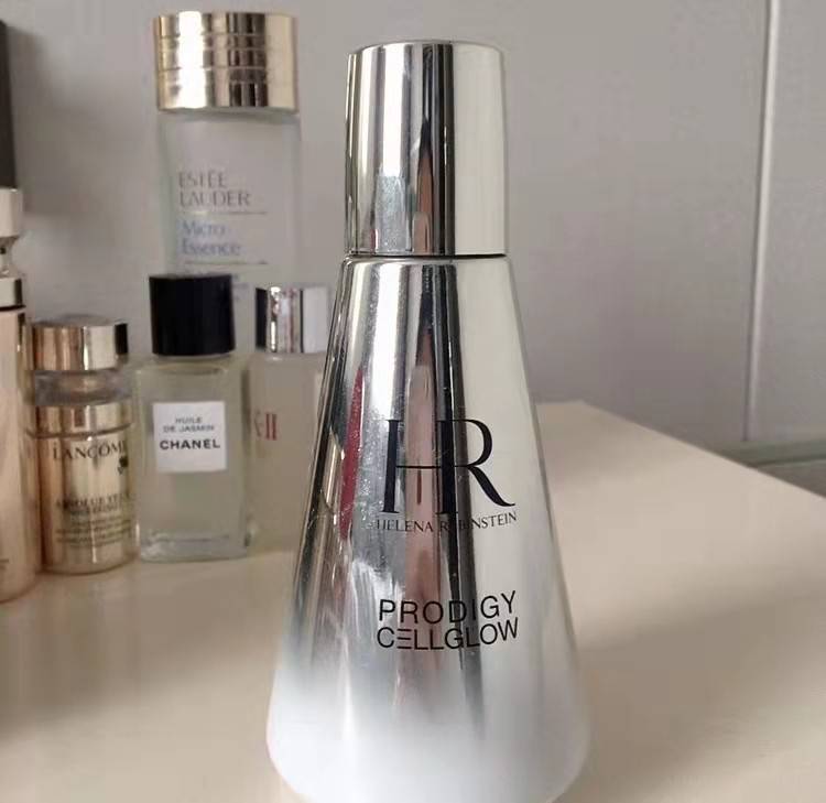 护肤品贵妇最爱的护肤品牌,同样功效的精华液,为什么它虽贵却那么火?