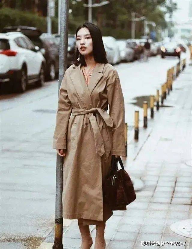 小个子 今年没有一双“奶奶靴”可惜了，配大衣气质又高级，小个子都适合