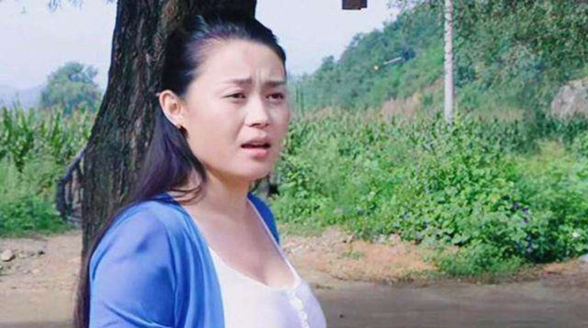 关婷娜:成名背后有眼泪和艰辛,39岁婚恋成难题_赵本山_化妆_父母