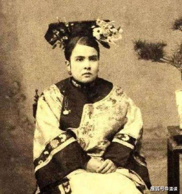 慈禧宠信的混血宫女，不做外交官做舞者，晚年双腿折断骨灰撒大海_裕容龄_裕庚_路易莎·皮尔森