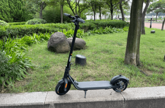 短途出行电动滑板车九号滑板车f25重量轻收纳方便骑行舒适