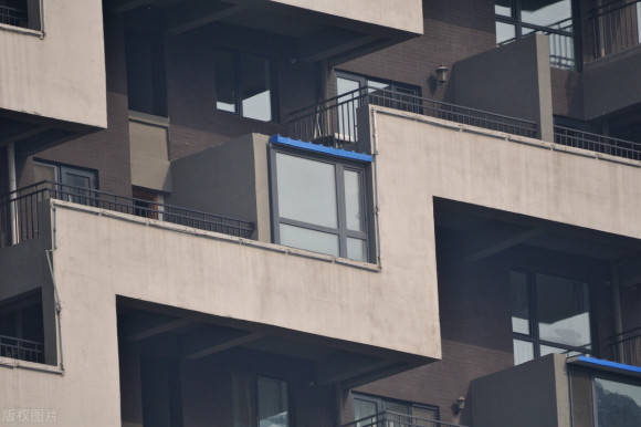 腰线层阳台有什么缺点?_采光_影响_窗台