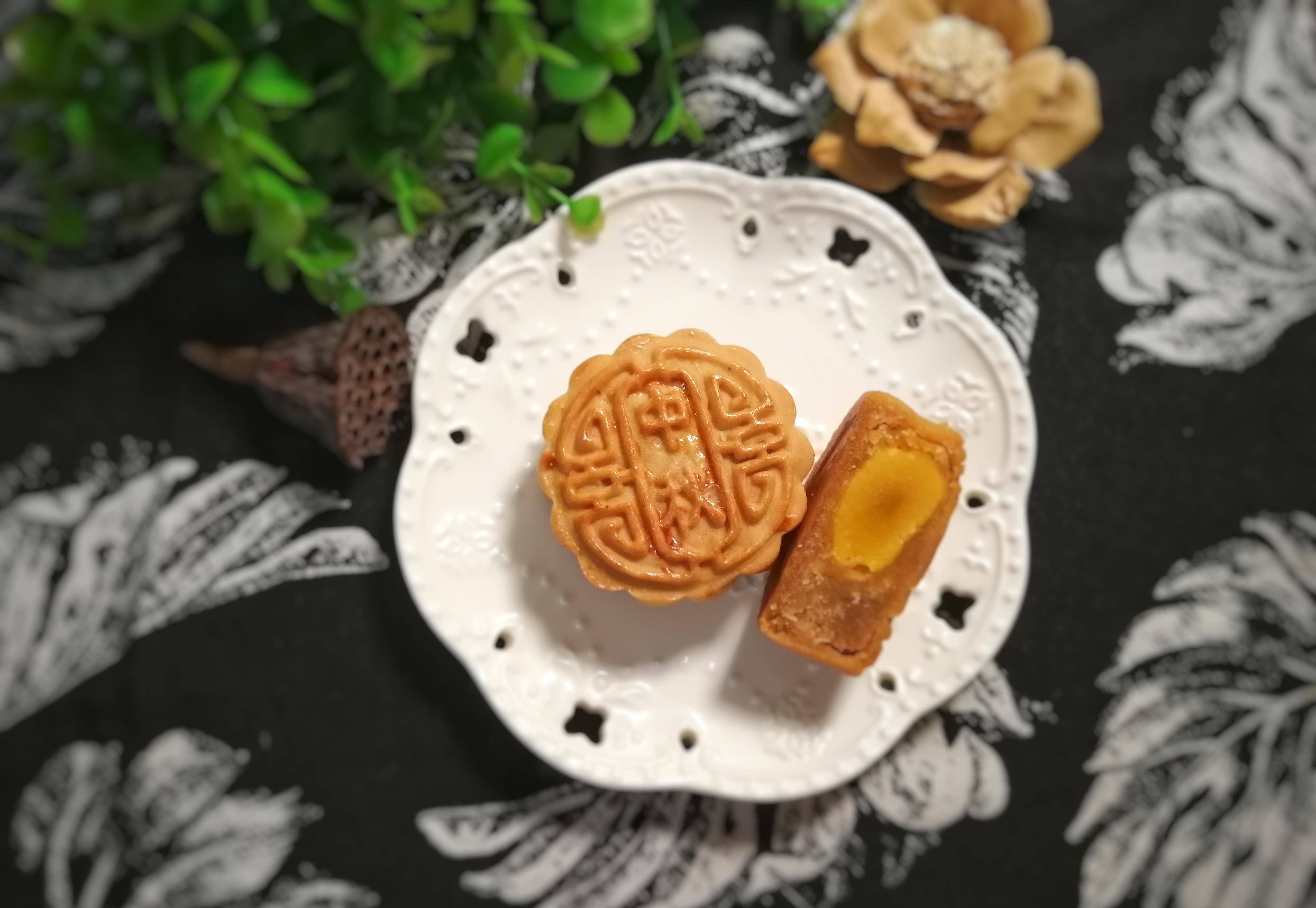 原创正宗广式莲蓉蛋黄月饼，手把手教你做，吃过再也不想吃别的月饼了