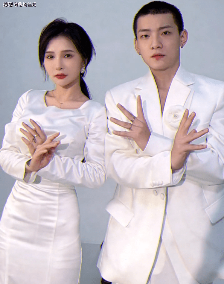 原创身高1米5前平后平何婧婧自曝追男人经验首先得改变自己的外貌