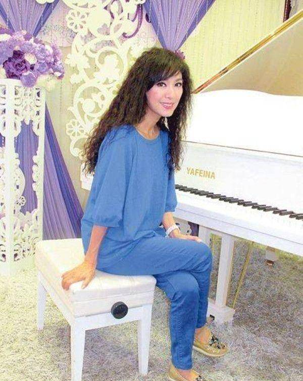 李雪米雪一下子老这么多？打扮再少女，颜值似普通女人！