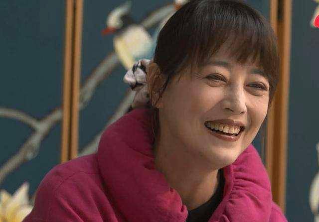 周海媚:曾为男友定居北京,如今55岁却依旧独身一人,不考虑结婚_生活