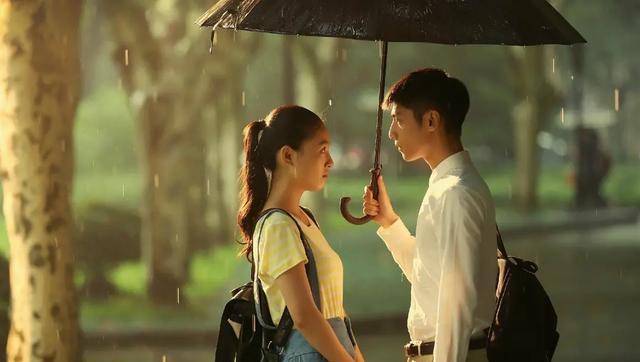 因为|史上最完美青春男女主？《冰糖炖雪梨》能甜过《蜜汁炖鱿鱼》吗？