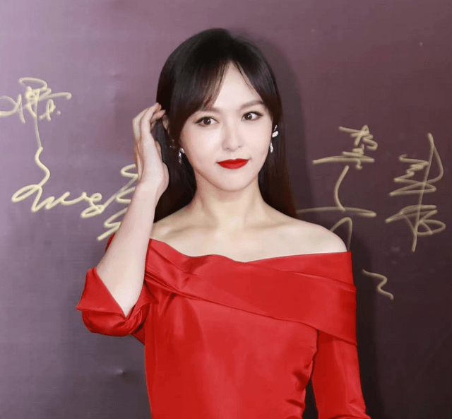 脸部明星整牙后遗症：杨幂脸部松弛，王嘉尔颧骨外扩，宋祖儿法令纹深