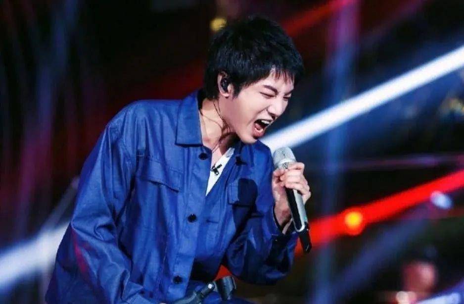 因为|华晨宇：从音乐奇才到“人人喊打”，他到底经历了什么？
