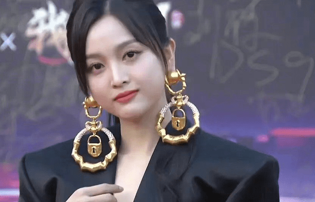 脸部明星整牙后遗症：杨幂脸部松弛，王嘉尔颧骨外扩，宋祖儿法令纹深