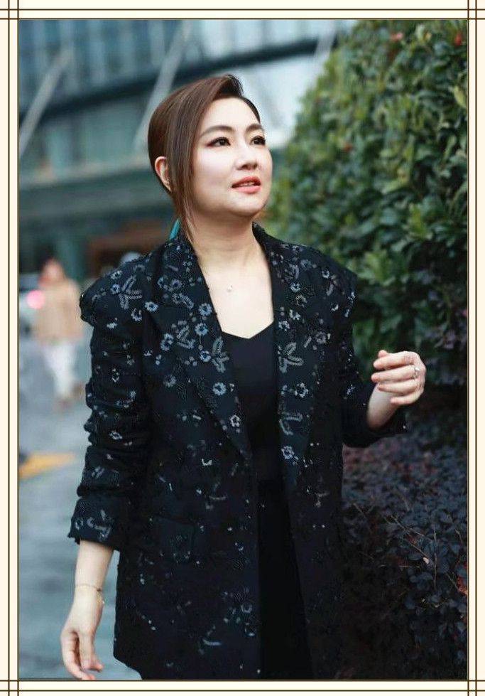 任家萱 从衣品看人生，服装看境界——SHE女团任家萱的跌宕人生