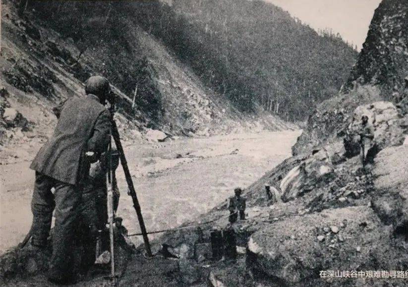 為了修路,康藏公路修建司令部司令員陳明義(第十八軍後方部隊司令員)