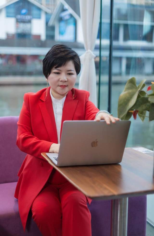 中乐汇中国名人俱乐部理事会员2022访谈录杨秀玉