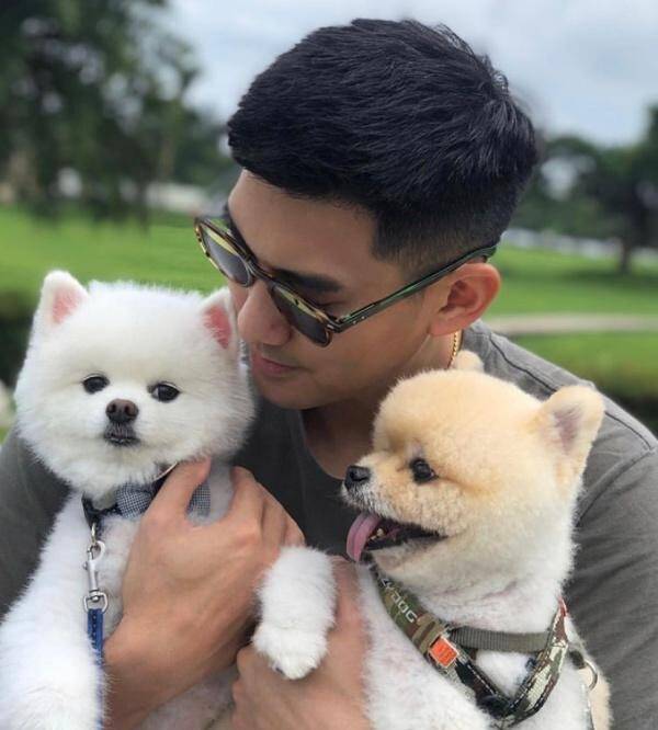 毛加恩到高以翔新墓地悼念墓园环境很优雅高以翔家人很用心
