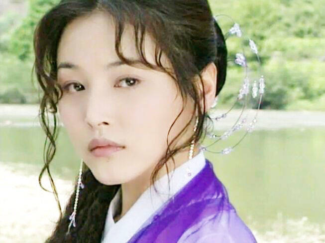 女神以前的古装造型有多美，白飞飞的廉价发饰，都能美得惊心动魄！