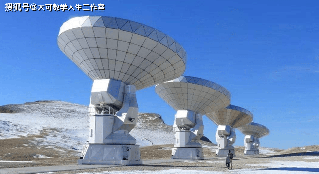 （转）为何黑洞是红的？为什么爱因斯坦又对了？答案是黑洞背后的超算