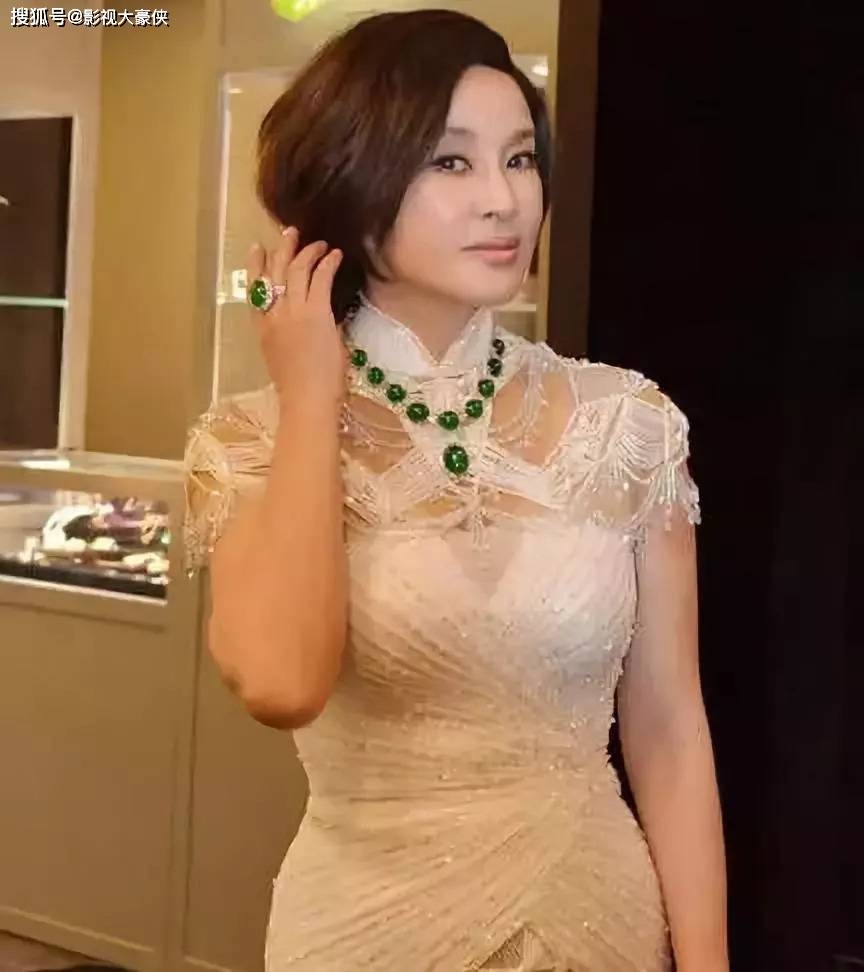 脸部被美容院毁掉的明星，娄艺潇秒变僵尸脸，张檬因整容葬送大好前途
