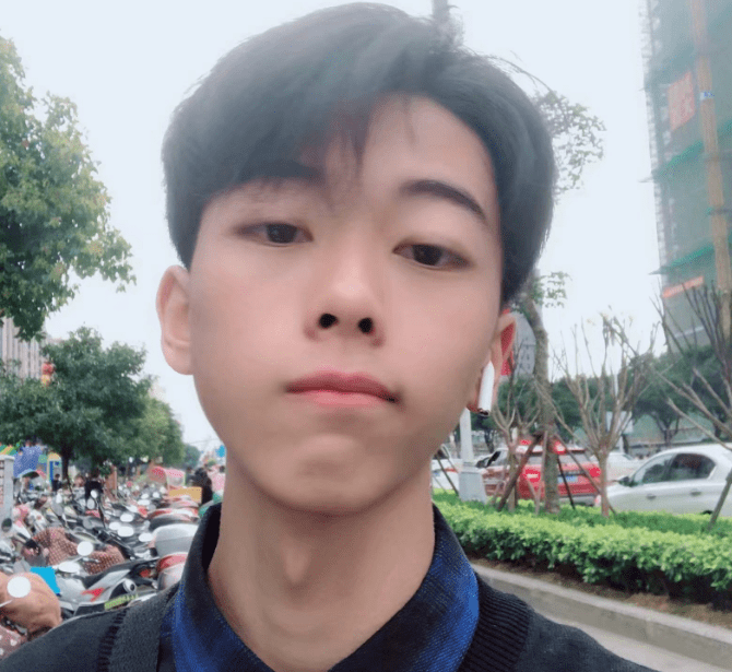 原创微信群里说一句话高二男生被开除学校直言想读书去外地