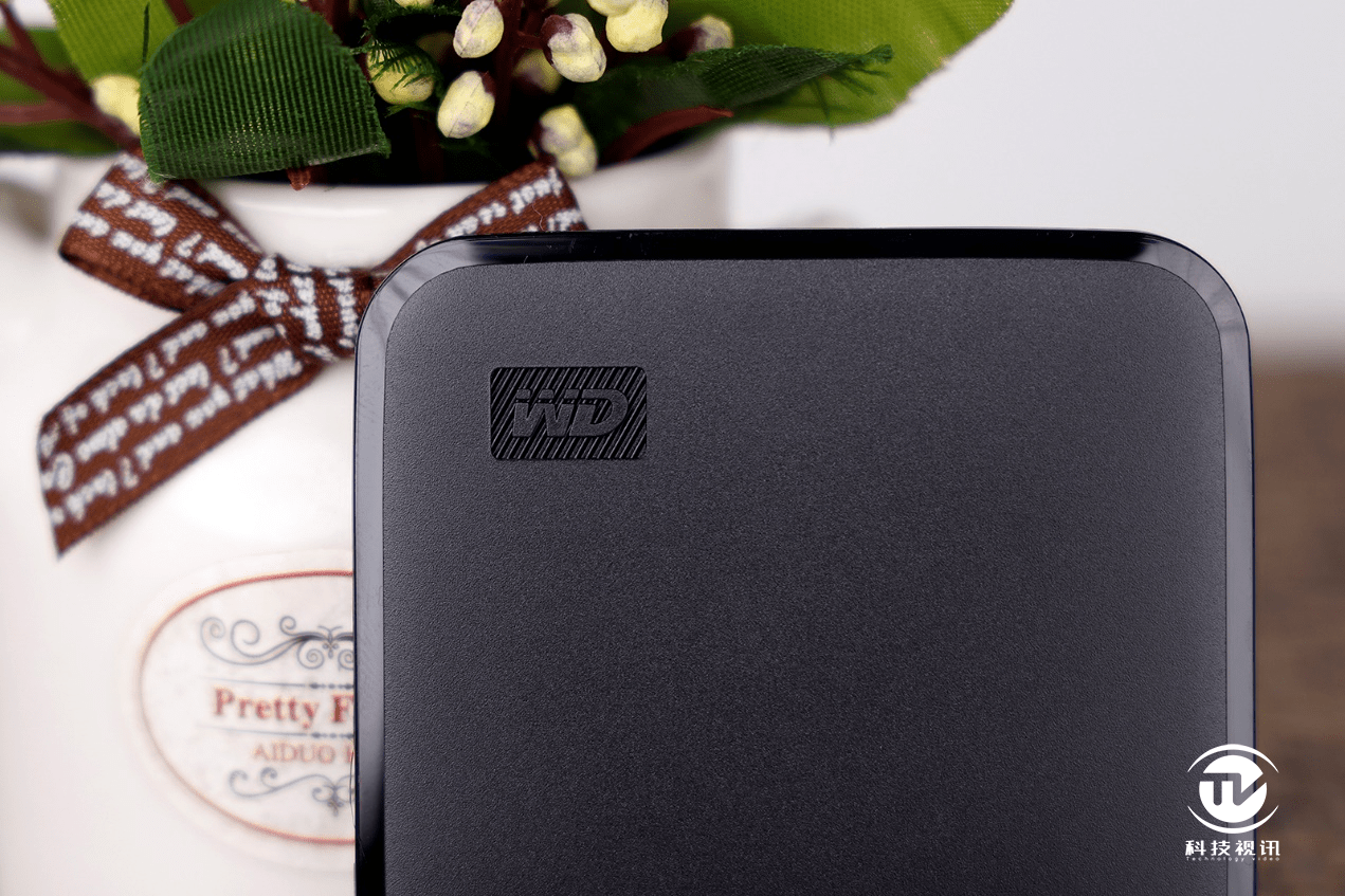 27g的随身存储精灵 西数WD Elements SE PSSD评测