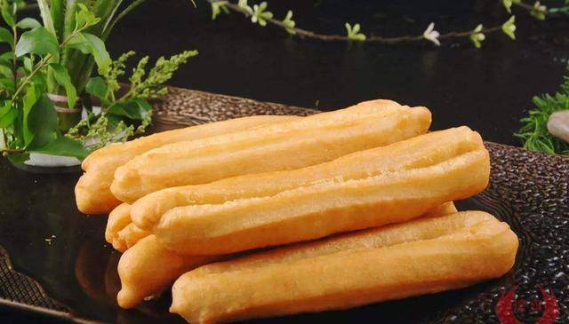 肠胃|早餐不能喝“小米粥”?医生:除了粥,这3种早餐也请列入黑名单