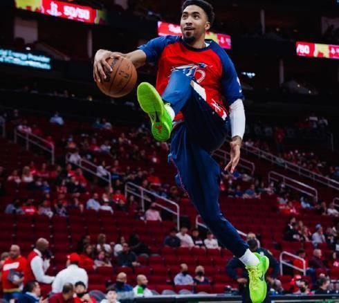 原创3场三分14中9火箭小马丁主动感谢队友低调高情商难怪被重用