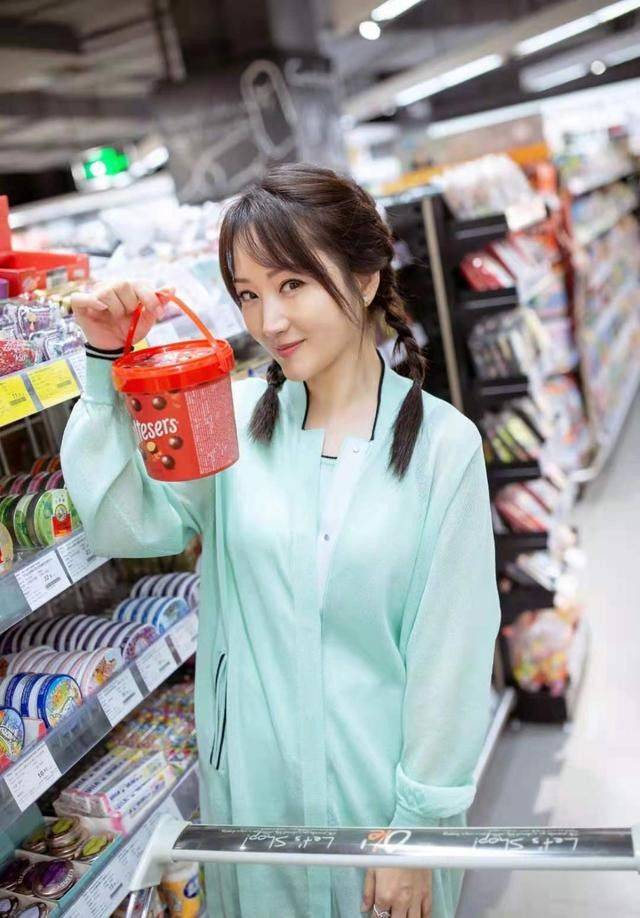 黑色 黑色束腰连衣裙