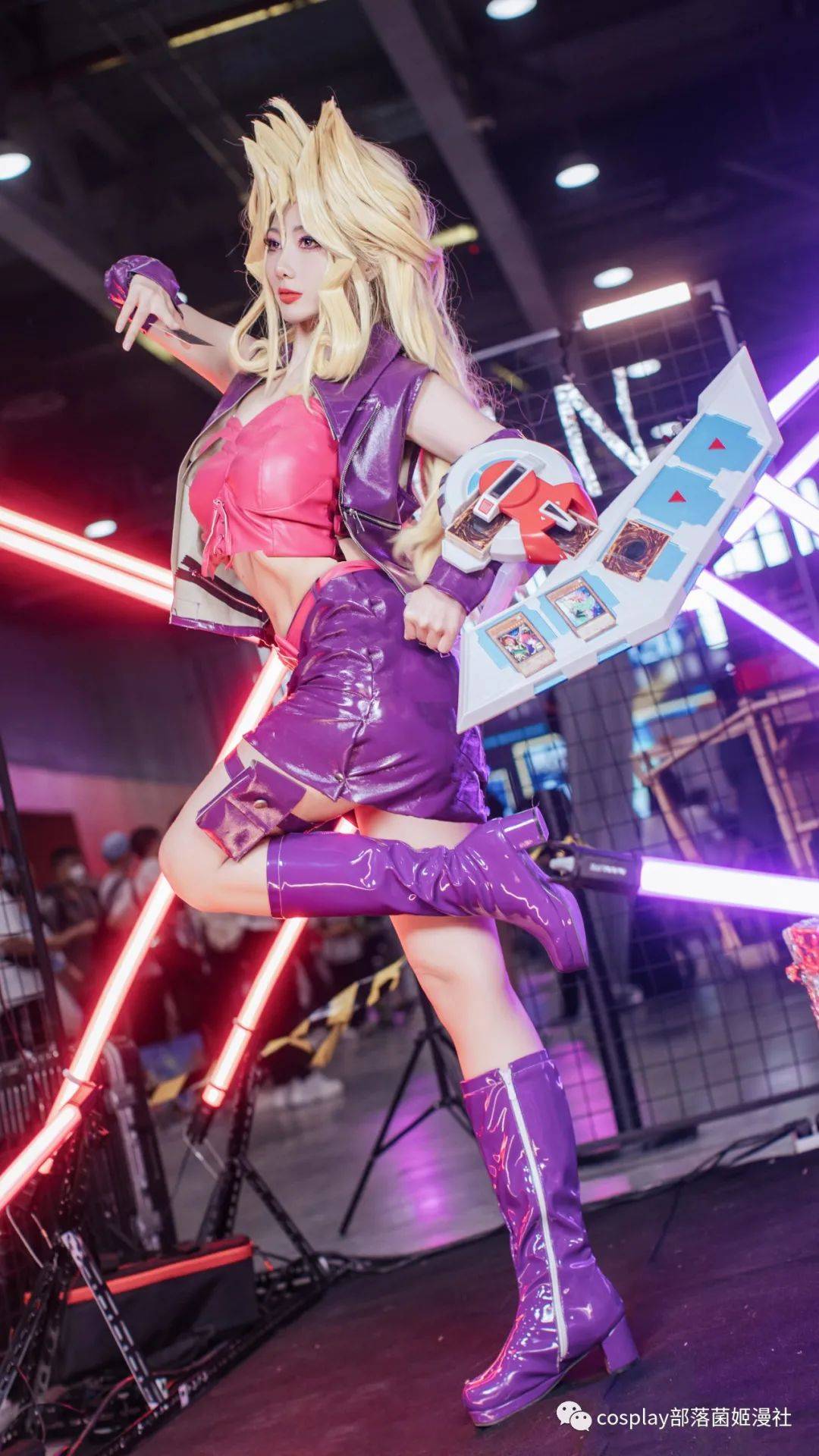 cos游戏王决斗孔雀舞姐姐cos正片如月灰杀我