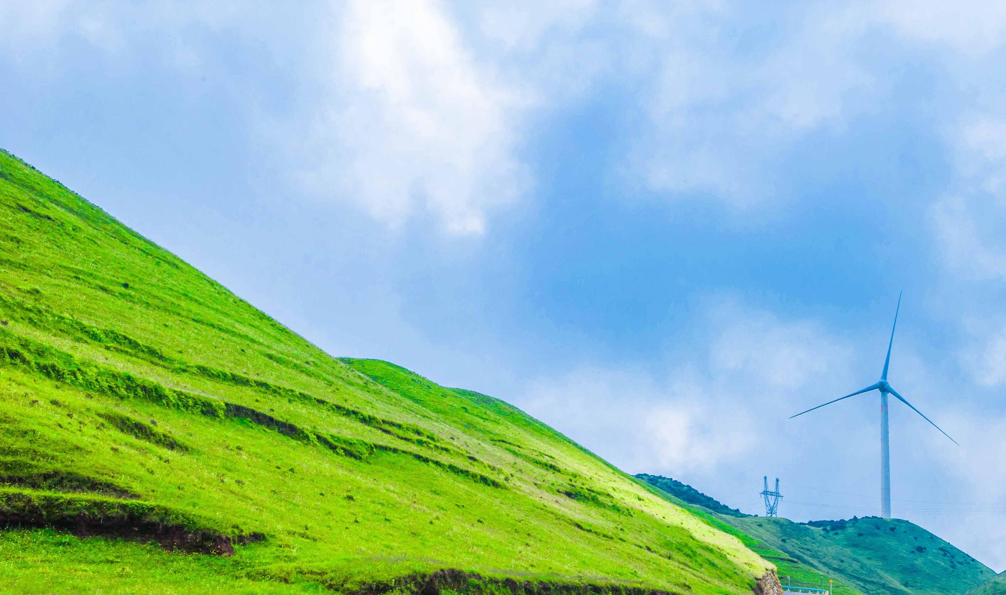 原创我国西南面积最大的高原草地之一夏季在这里避暑必须要穿长袖