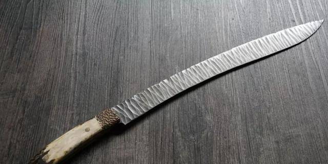 备受赞誉的土耳其弯刀,乌兹钢刀剑中的精品
