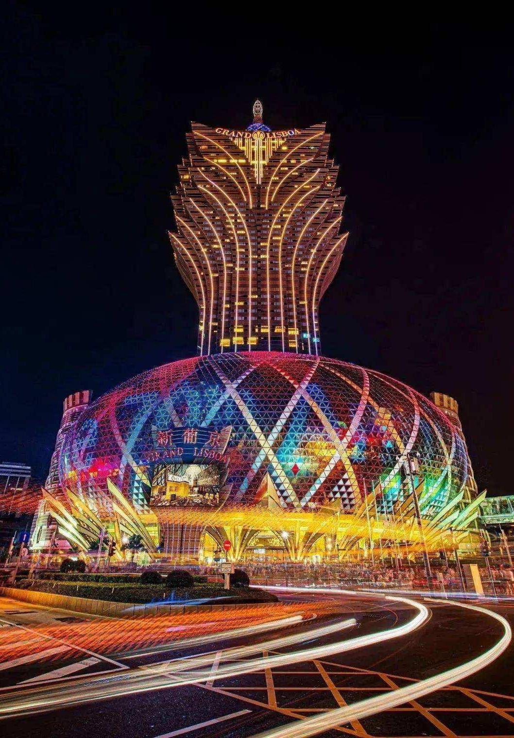 何鸿燊家族又麻烦了投资382亿建上葡京开业半年却亏了4亿多