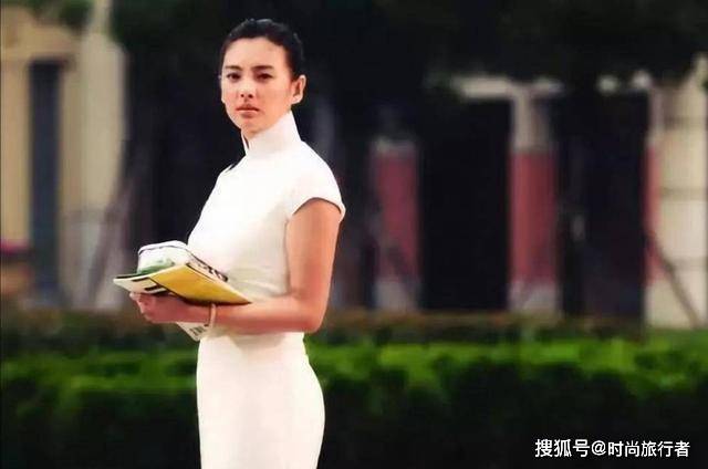 下巴女人拥有“骨相美”很难得，美得更加高级，看俞飞鸿章子怡就知道