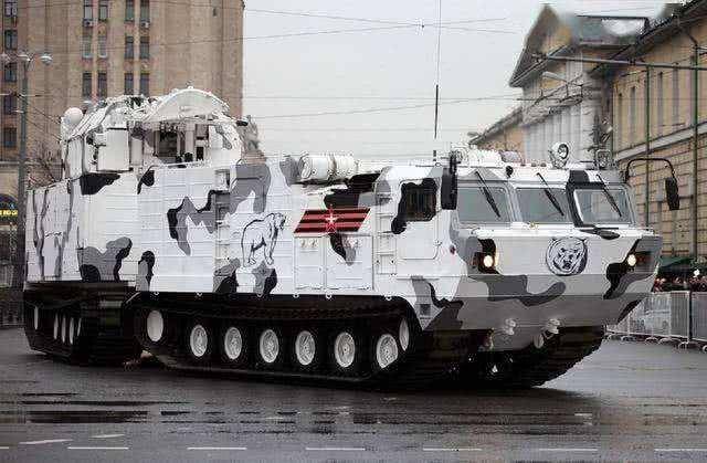 dt30全地形运输车是俄罗斯一款用于军民两用的多用途运输车,该车主要