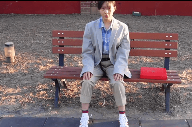 演讲 黄磊大女儿首次参加竞选！全英文演讲好自信，换电影经典造型封神