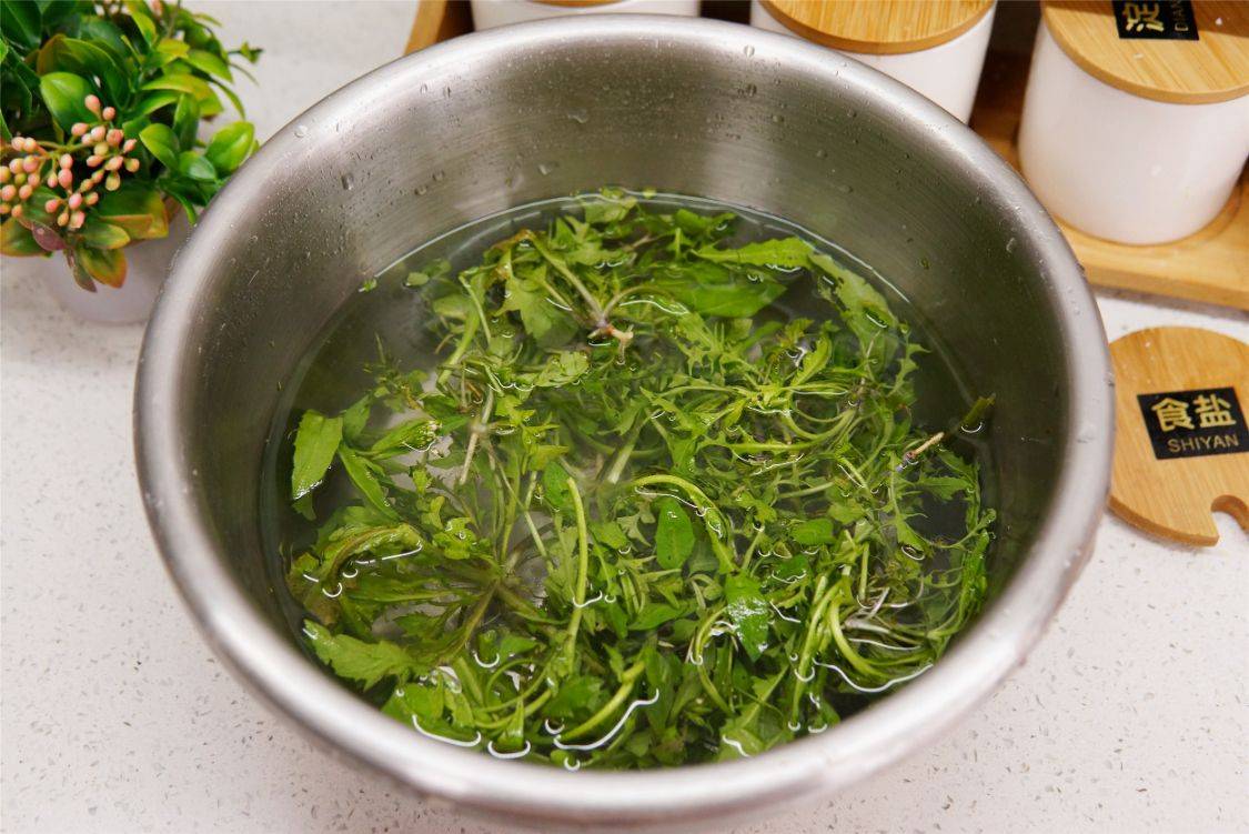 食谱|女神节到了,建议女人:多吃“3谷6菜”,少吃保健品,面色如桃花