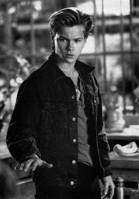 因为|神颜比肩德普小李子，却在23岁因为毒品见了死神…