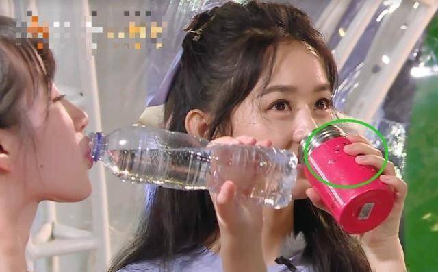 时隔七年赵丽颖再在节目中喝水这次争议更大,这届网友们太善变了_结果