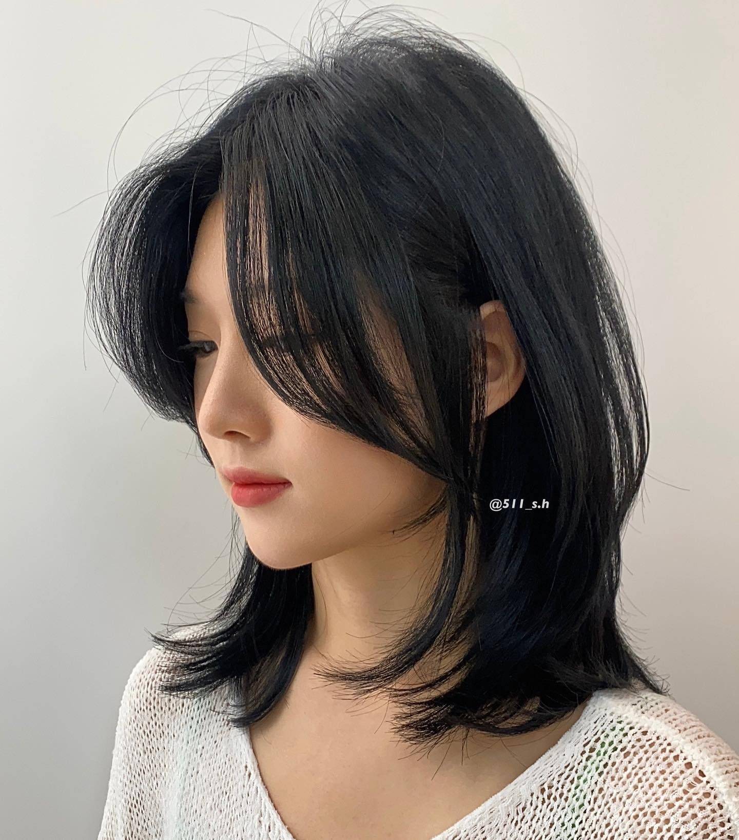 发型3月女发流行这样剪，蓬松显脸小，长短都满意