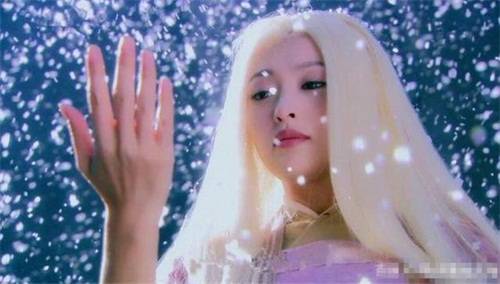 才是真能驾驭一头白发的才是真美女！盘点剧中的白发美女