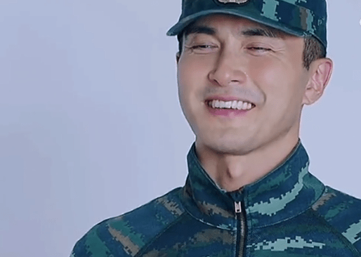 军旅|深夜收视破一!央视这部大剧一出,我被高伟光演的军旅硬汉帅到了!