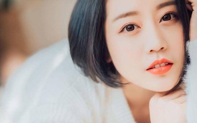 宝贝睁眼看看镜子里的你多美 电流般的疼痛让她失去了思考