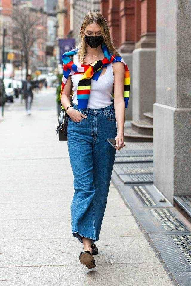 身材 王丽坤太浪费身材,背心搭短裤赶时髦,结果好气质却穿出廉价感