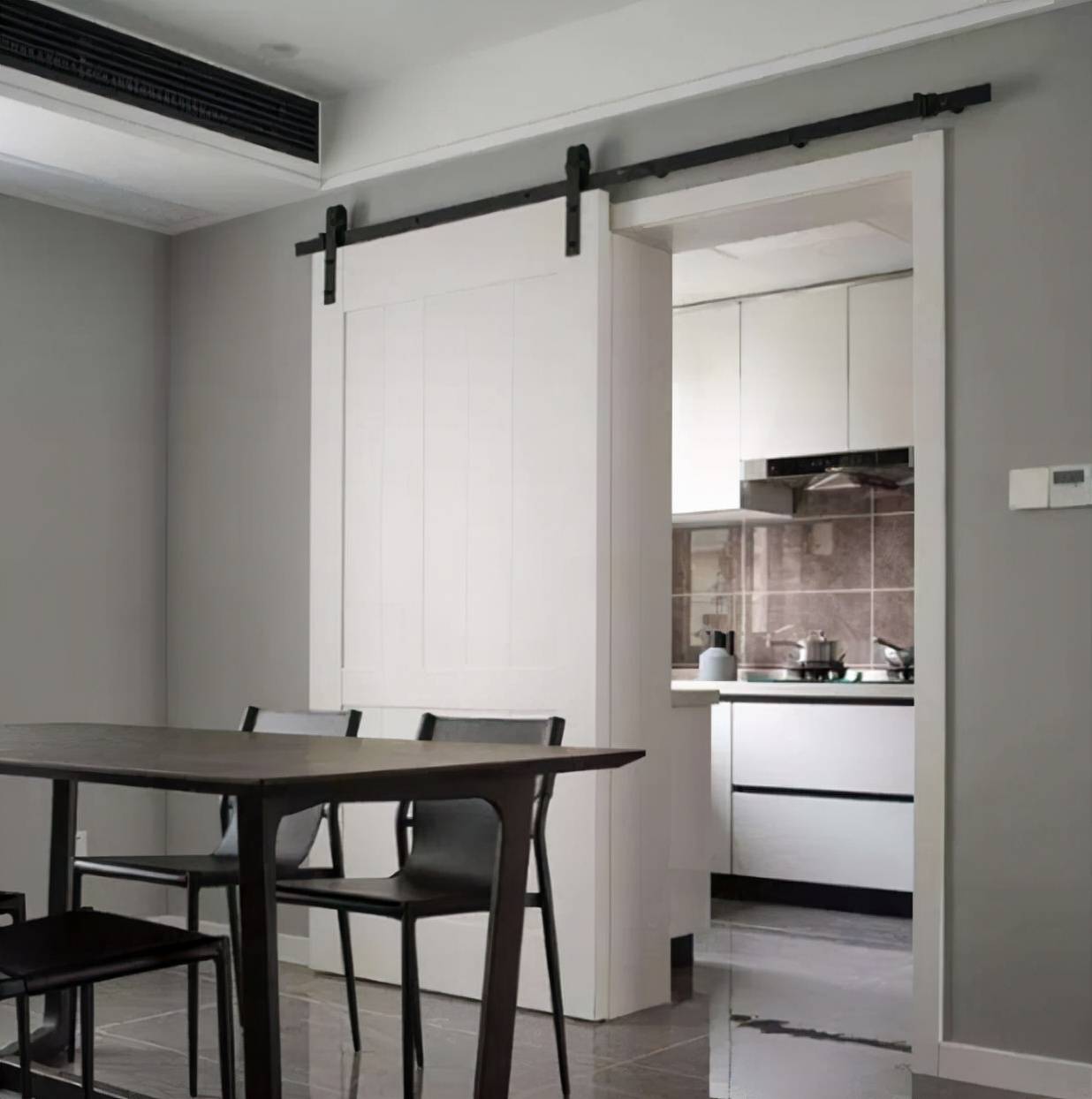 厨房别再装推拉门了现在都流行吊轨门既美观又实用